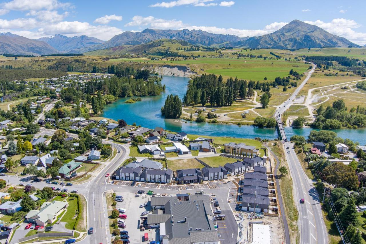 Alpine Junction Townhouse Apartments, Lodge & Hotel Wanaka Bagian luar foto