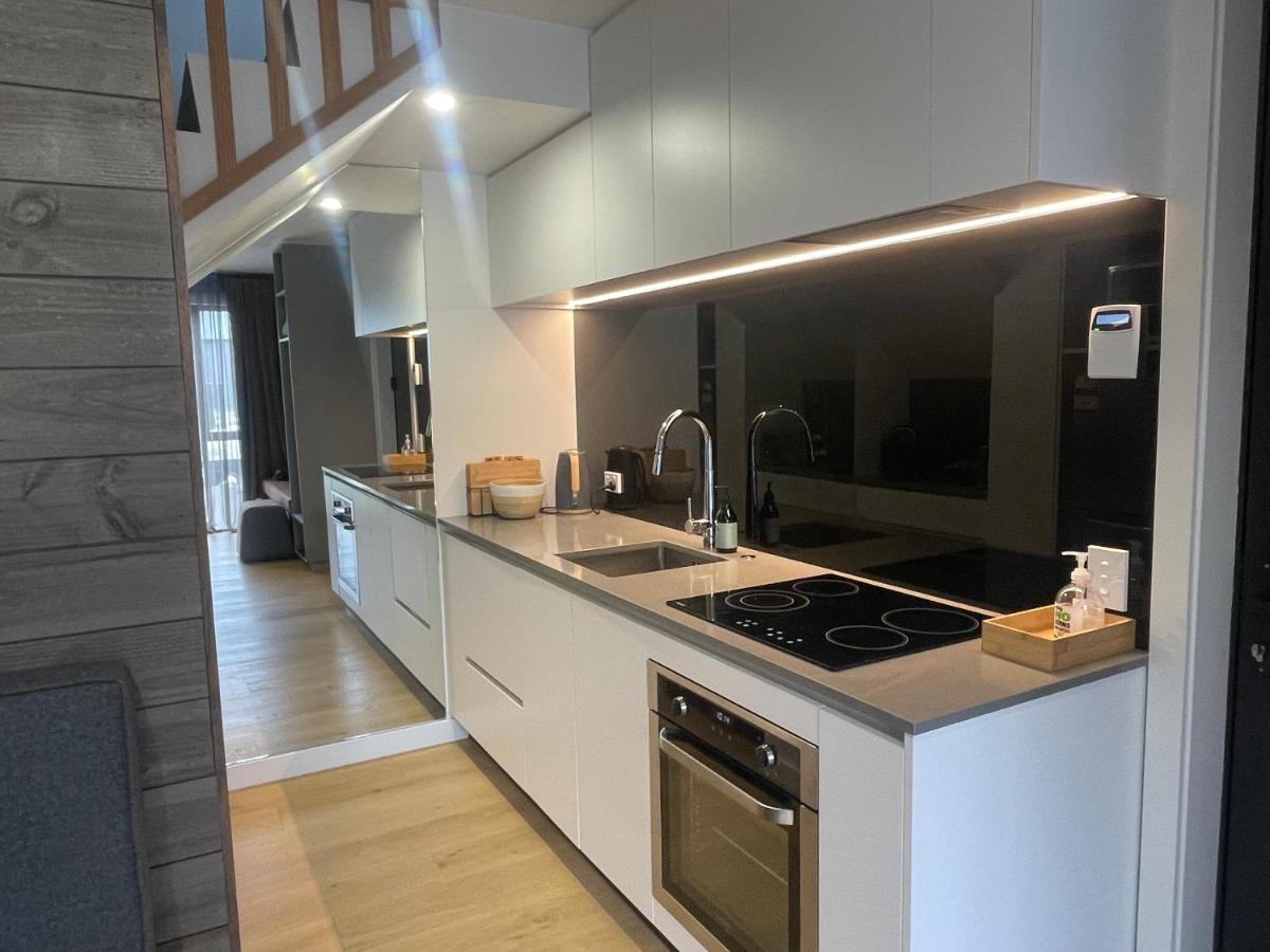 Alpine Junction Townhouse Apartments, Lodge & Hotel Wanaka Bagian luar foto