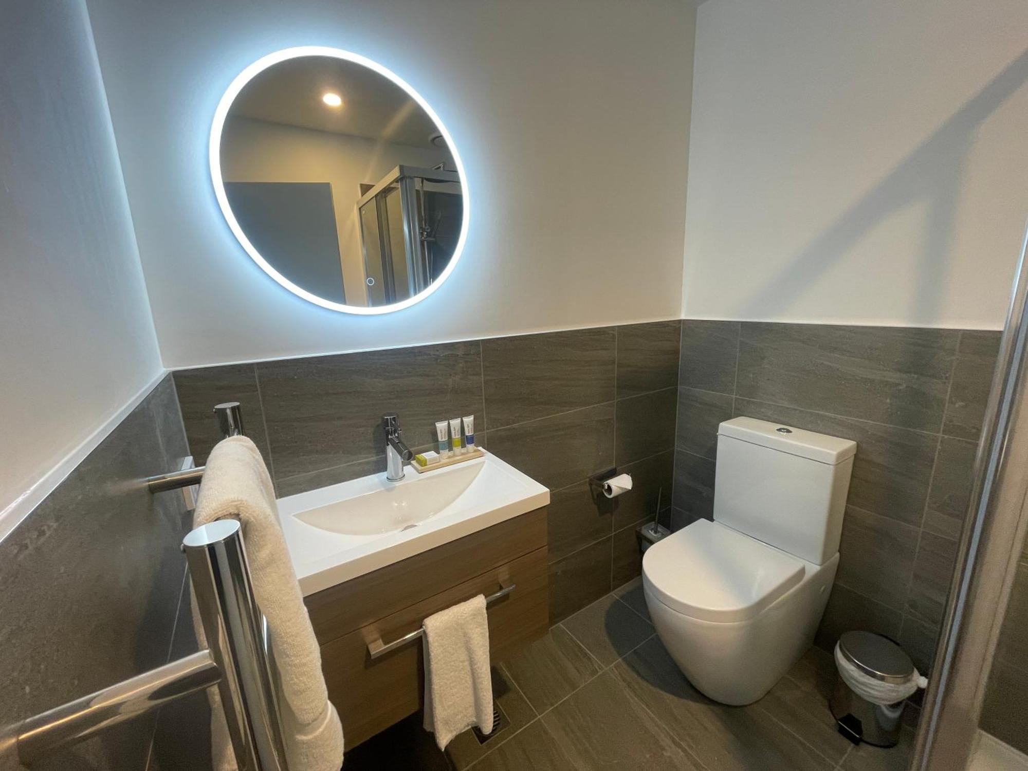 Alpine Junction Townhouse Apartments, Lodge & Hotel Wanaka Bagian luar foto