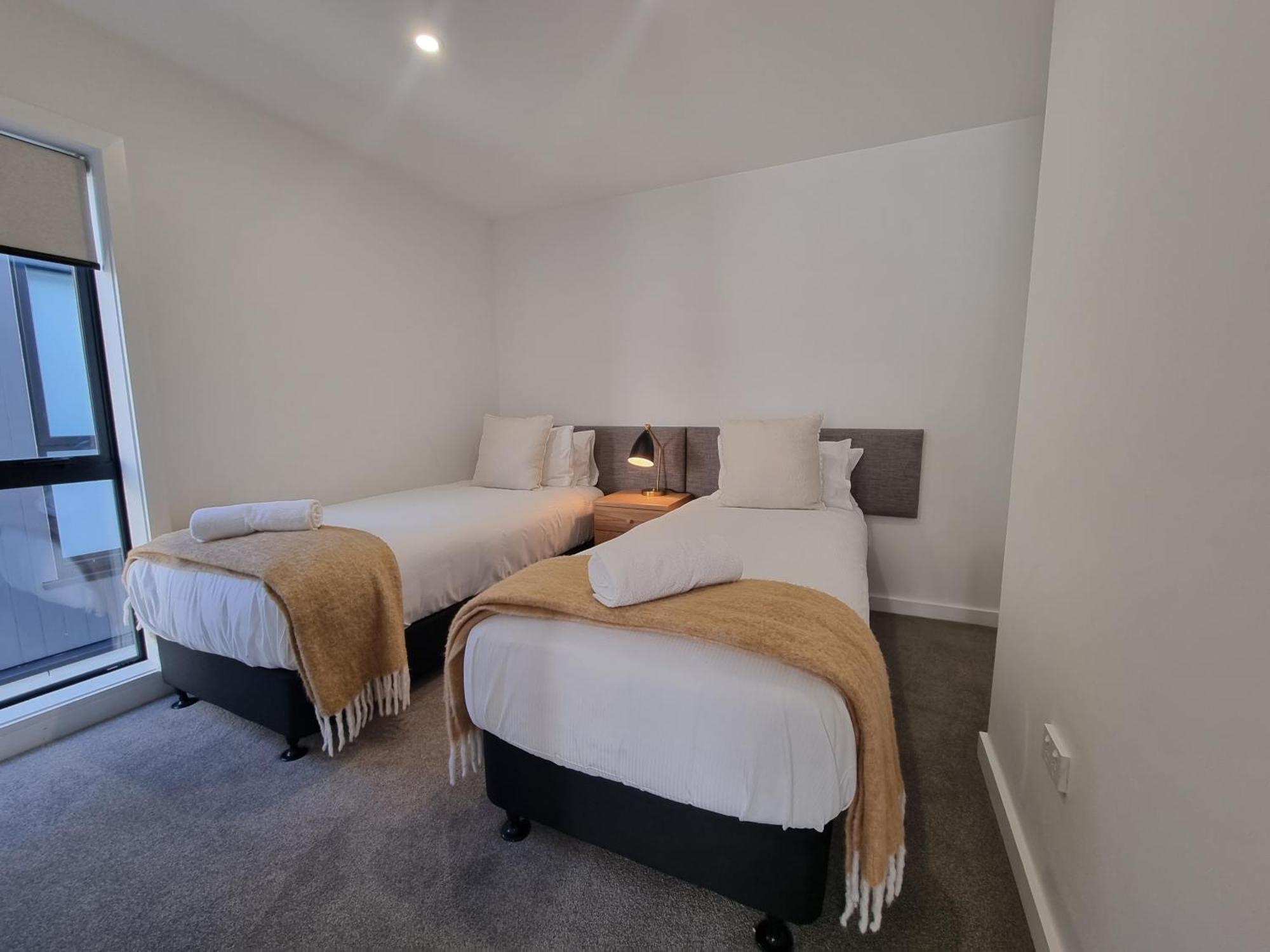 Alpine Junction Townhouse Apartments, Lodge & Hotel Wanaka Bagian luar foto