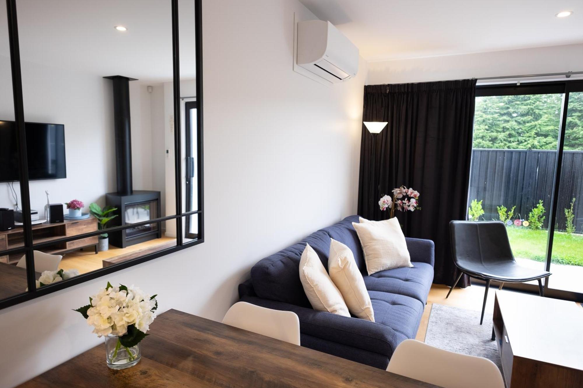 Alpine Junction Townhouse Apartments, Lodge & Hotel Wanaka Bagian luar foto