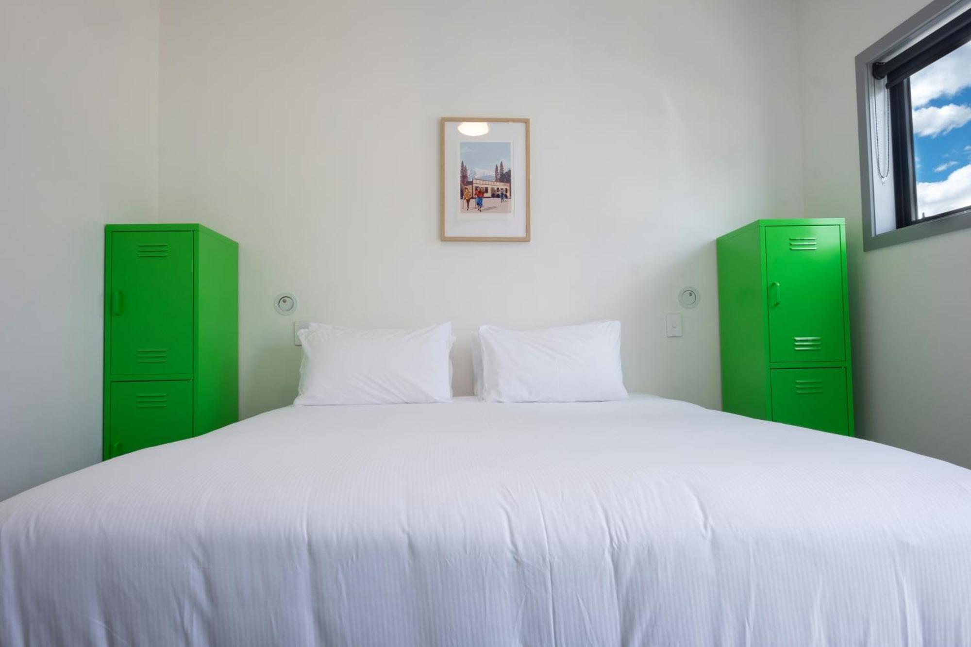 Alpine Junction Townhouse Apartments, Lodge & Hotel Wanaka Bagian luar foto